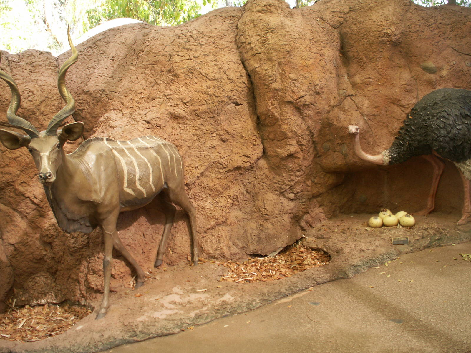african animals statues