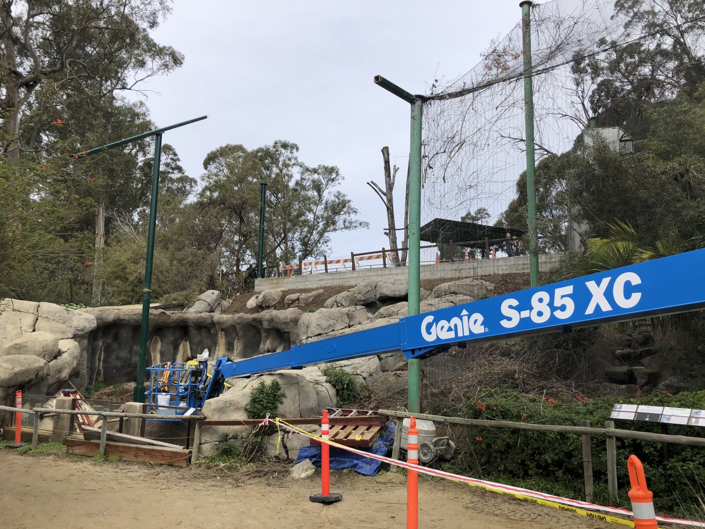 African aviary expansion construction