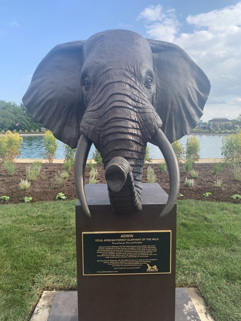African elephant sculpture