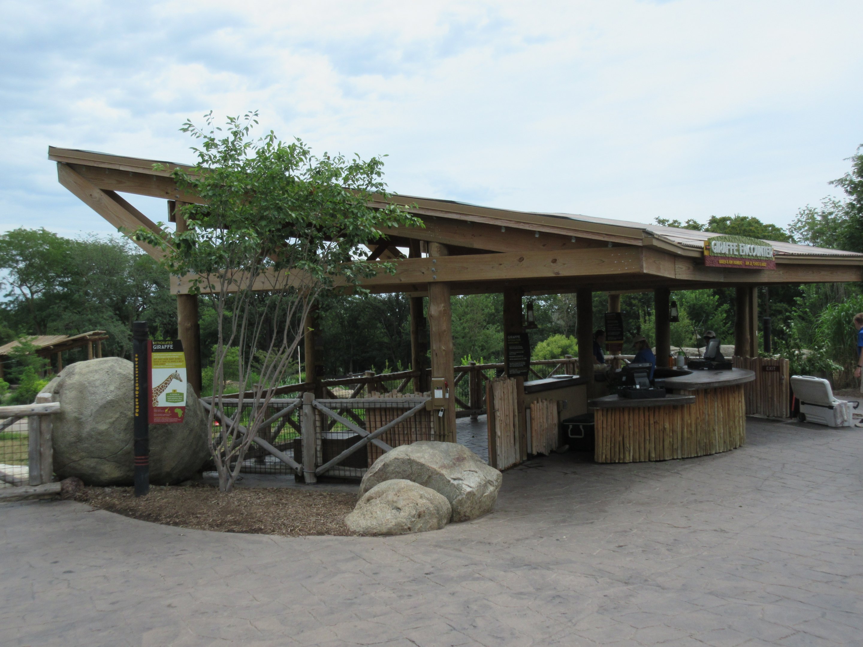 African Grasslands - Giraffe Feeding Platform