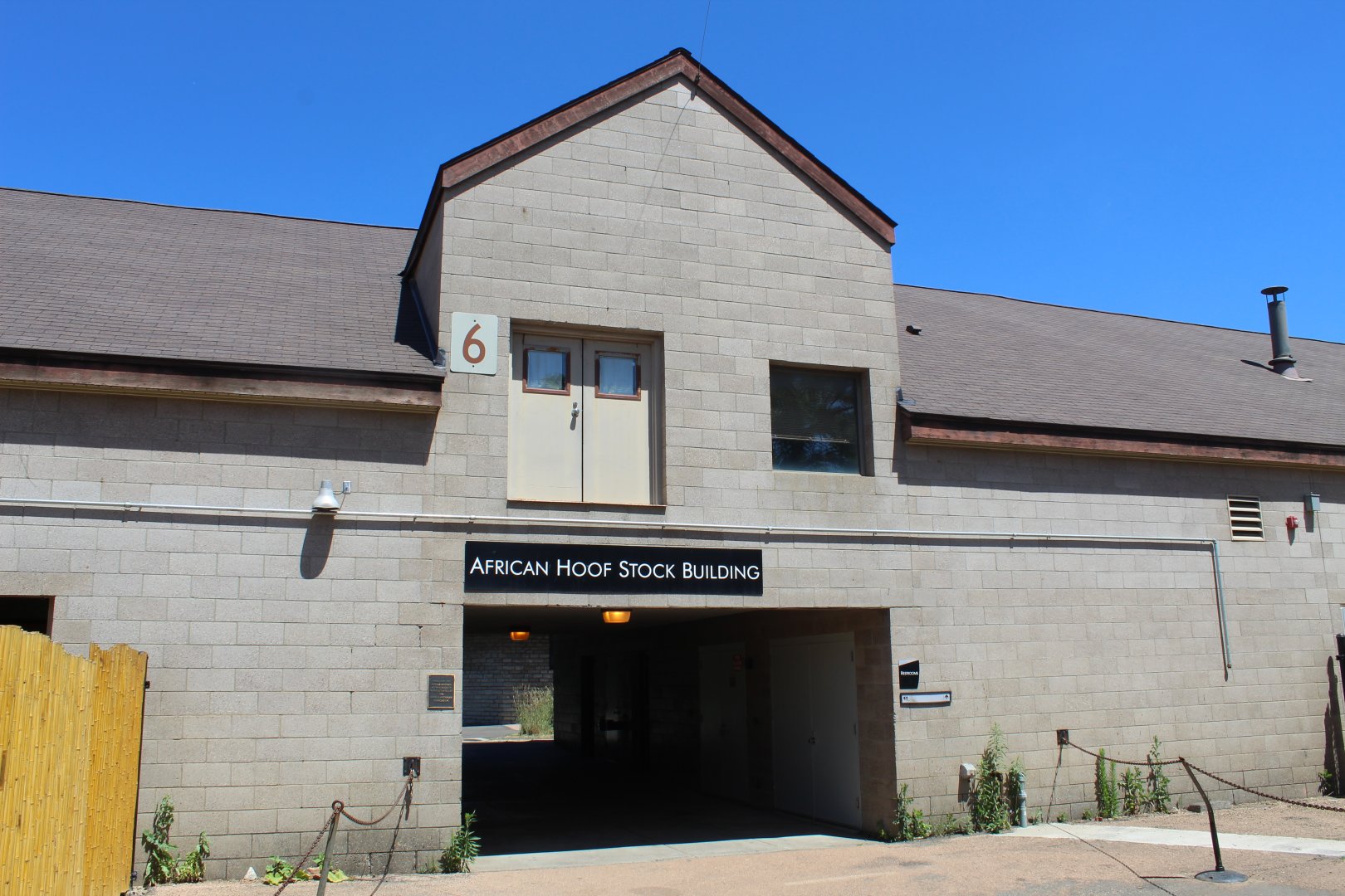 African Hoostock Building