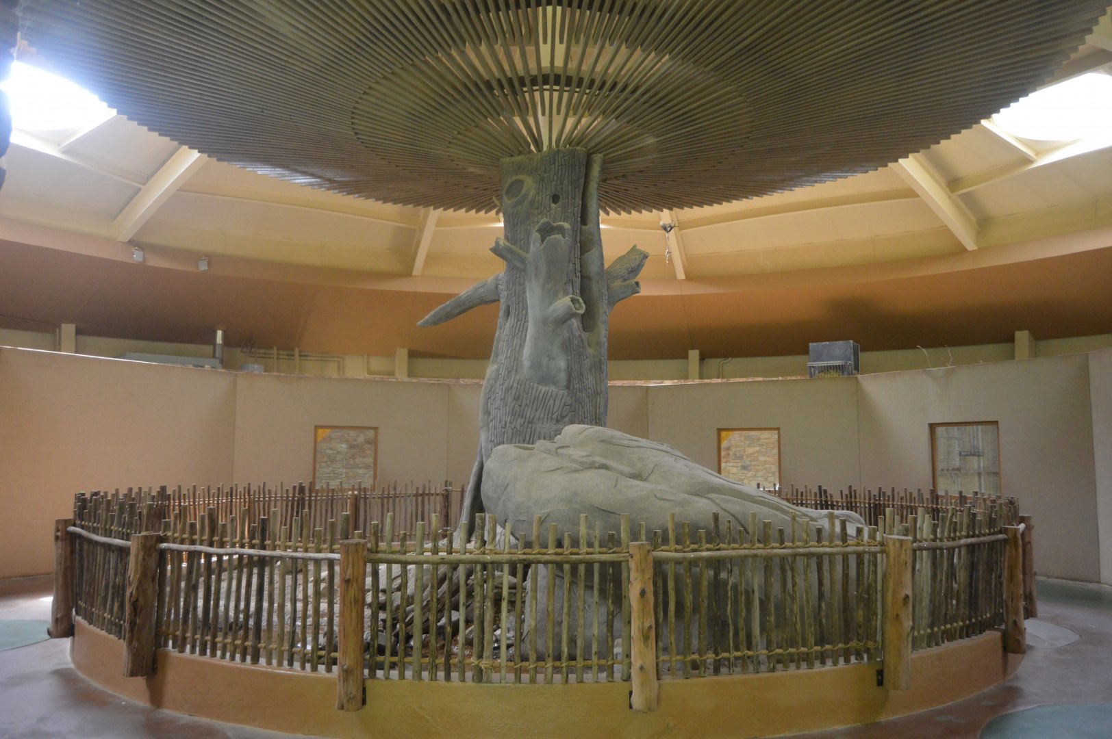 African Journey - Giraffe/Okapi Barn Interior