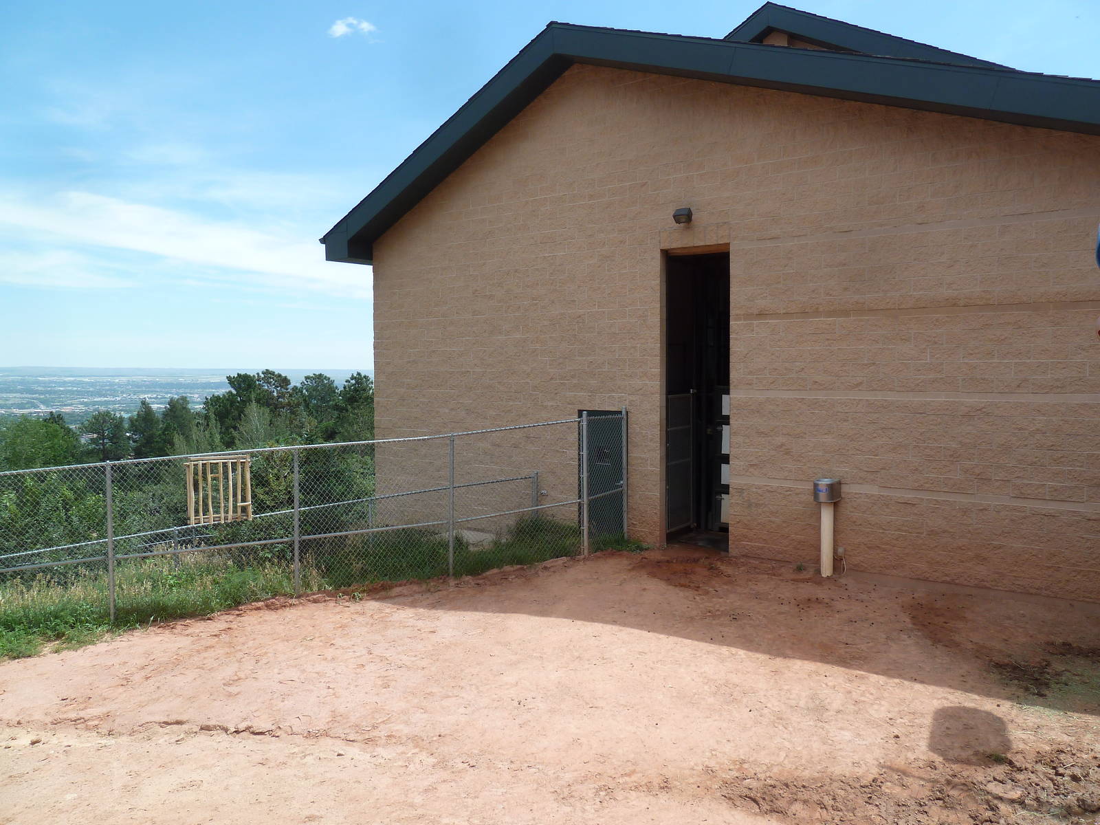 African Rift Valley - Exhibit with 20 Giraffes (side yard)