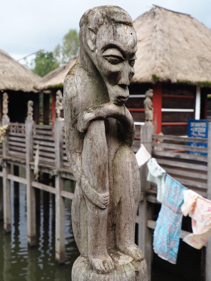 African wood-carved statue, 2019-10-04