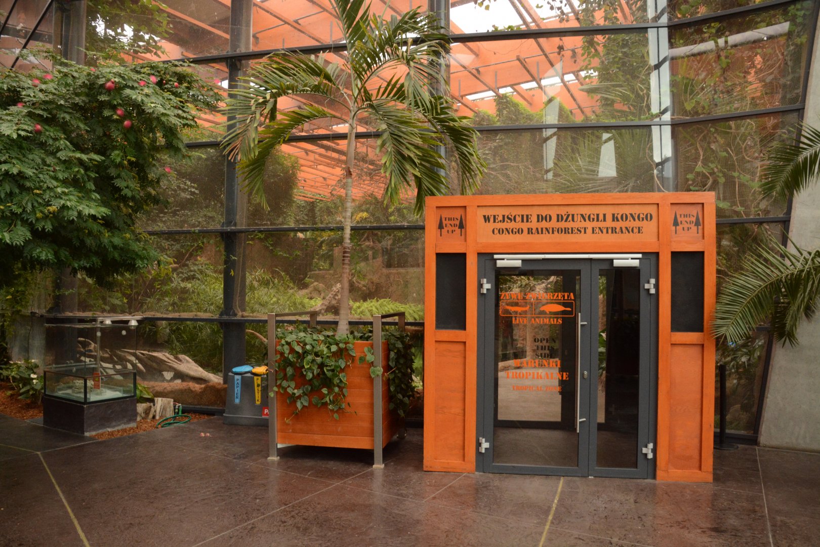Afrykarium - entrance to rainforest section
