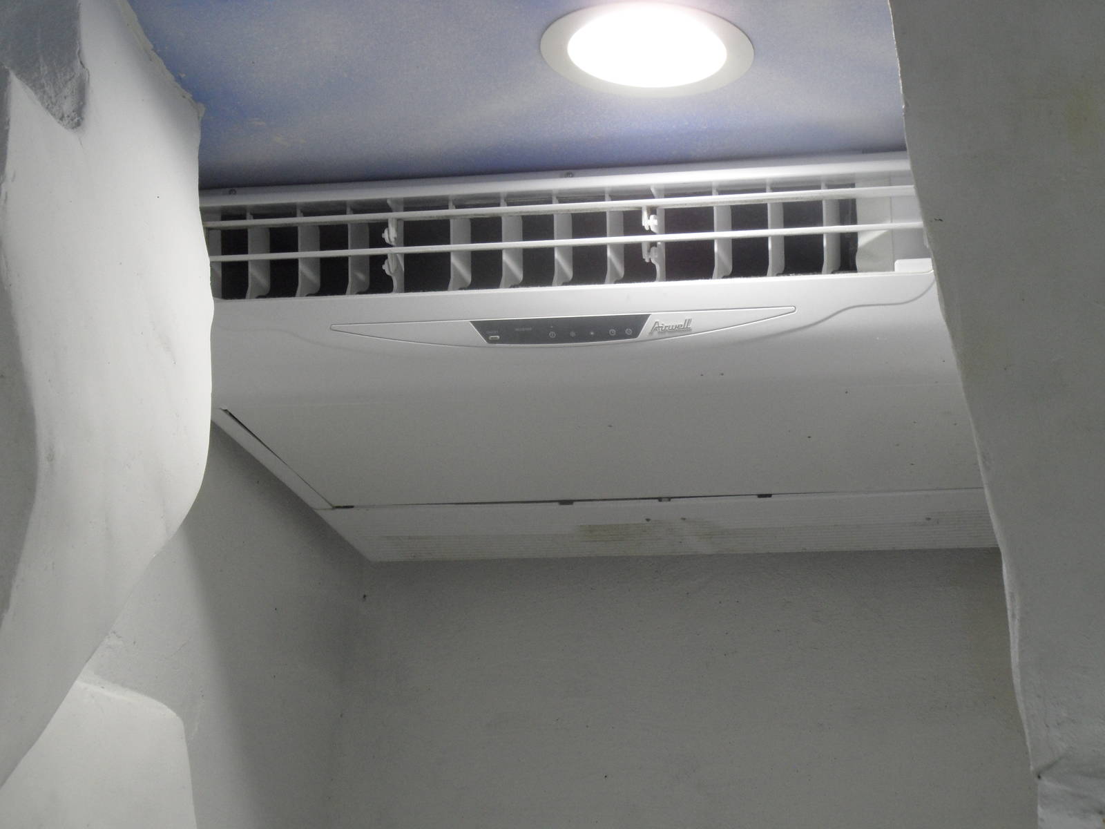 Air conditioner in penguin exhibit