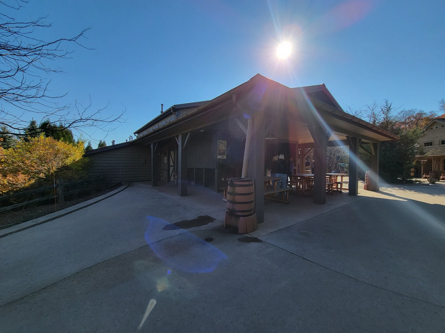 Akron Zoo - Cabin porch building