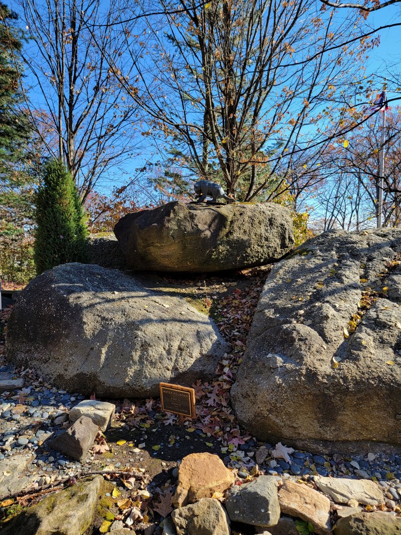 Akron Zoo - Fountain with statue at entrance (it's November, the water is off)