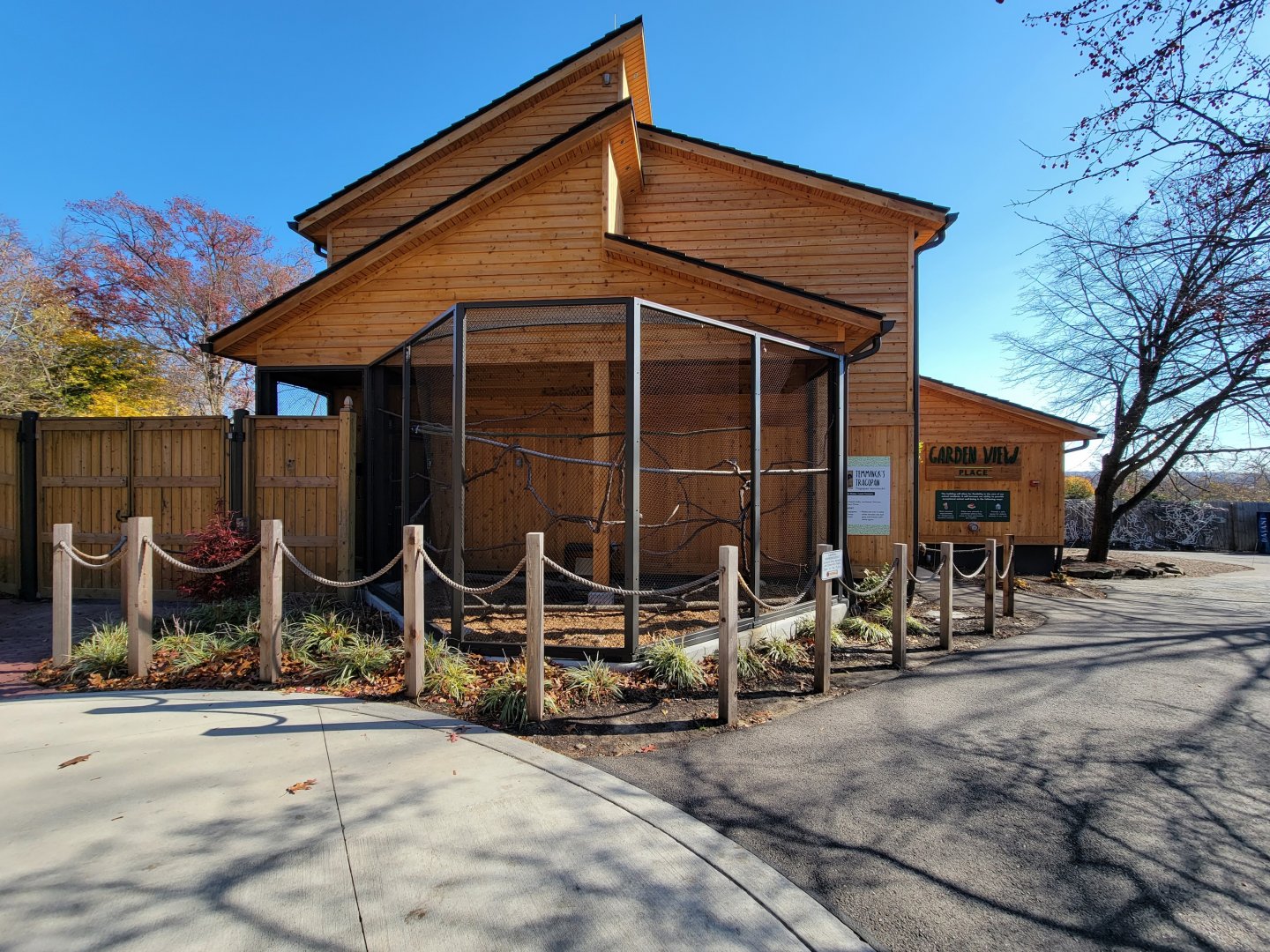 Akron Zoo - Garden View Place building, Temminck's tragopan exhibit