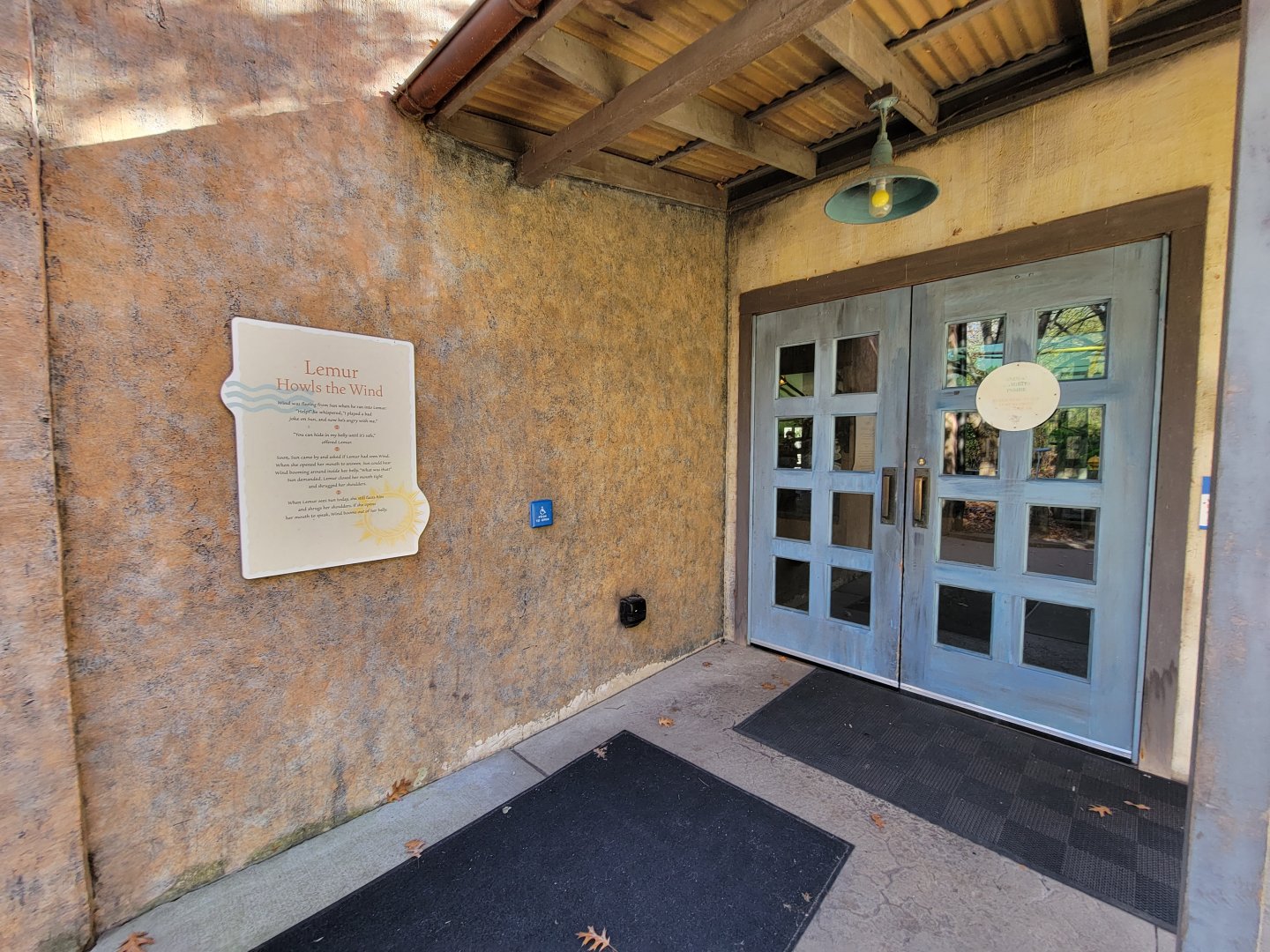 Akron Zoo - Madagascar entrance