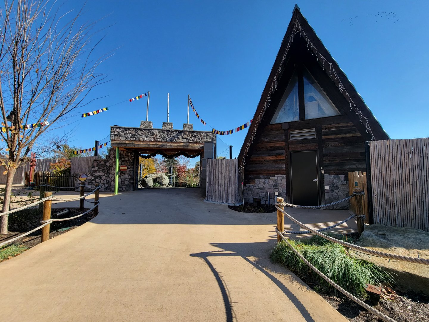 Akron Zoo - Red panda exhibit and cute building