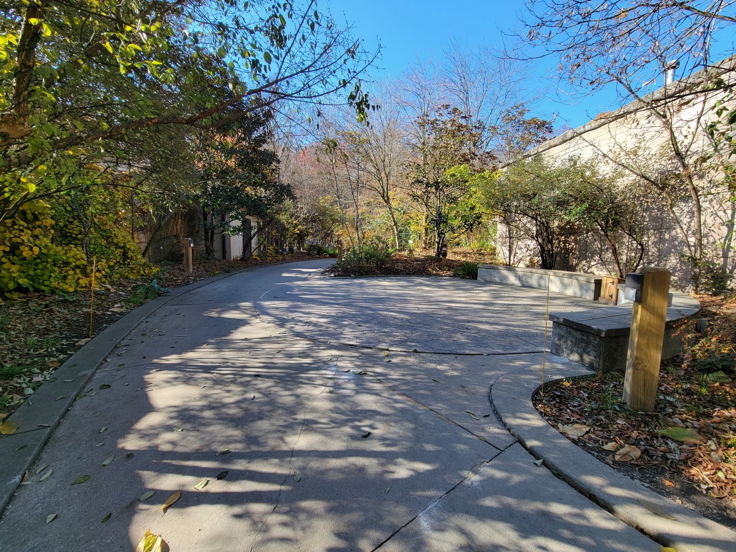 Akron Zoo - Seating area of Legends of the Wild