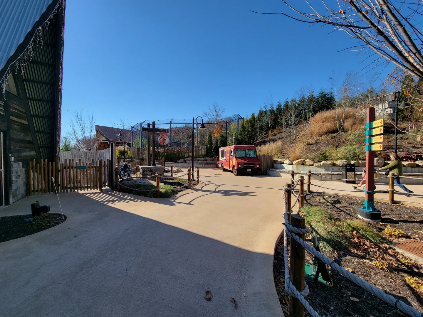 Akron Zoo - View back to Sumatran tigers