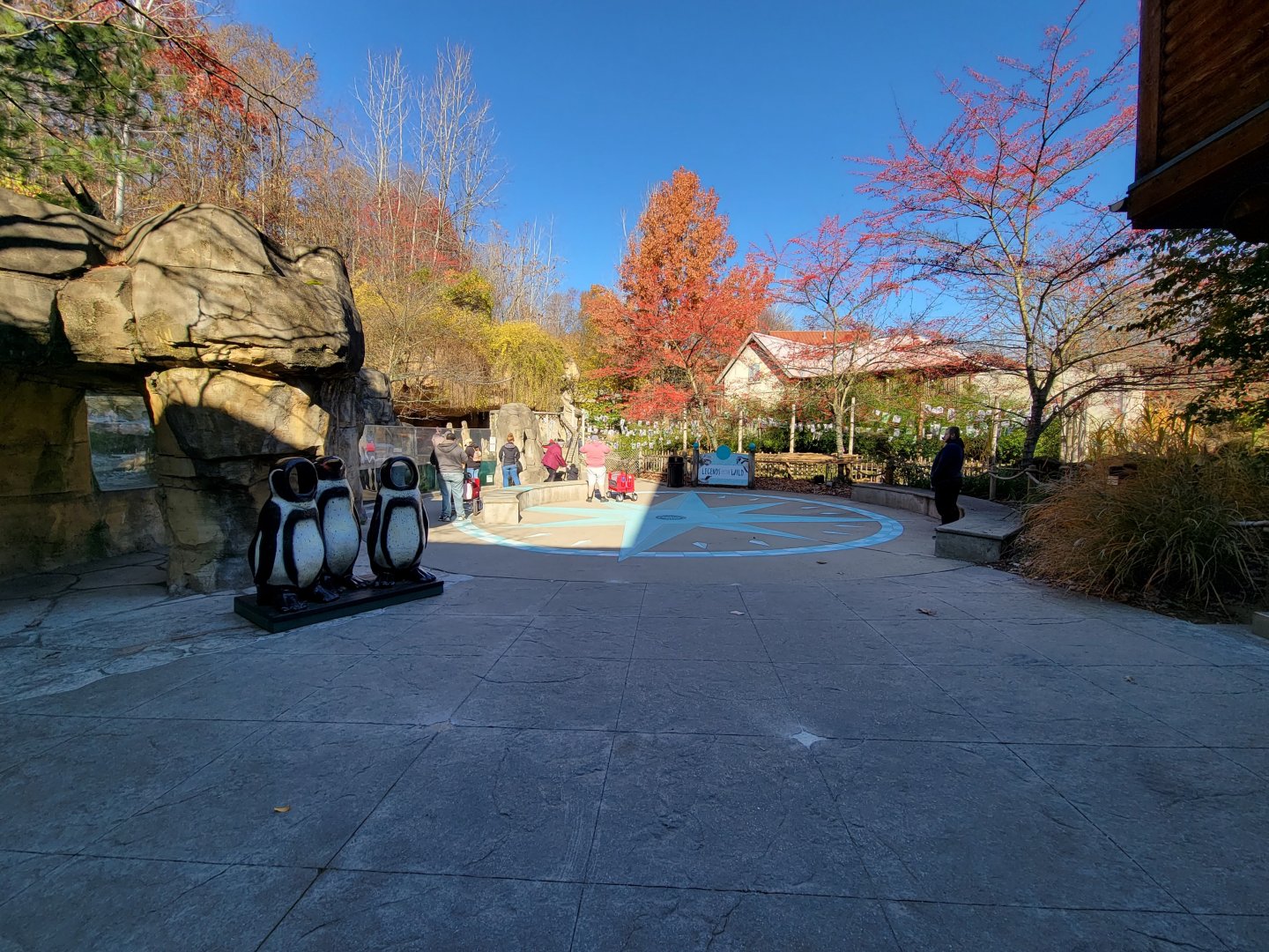 Akron Zoo - View outside entrance building