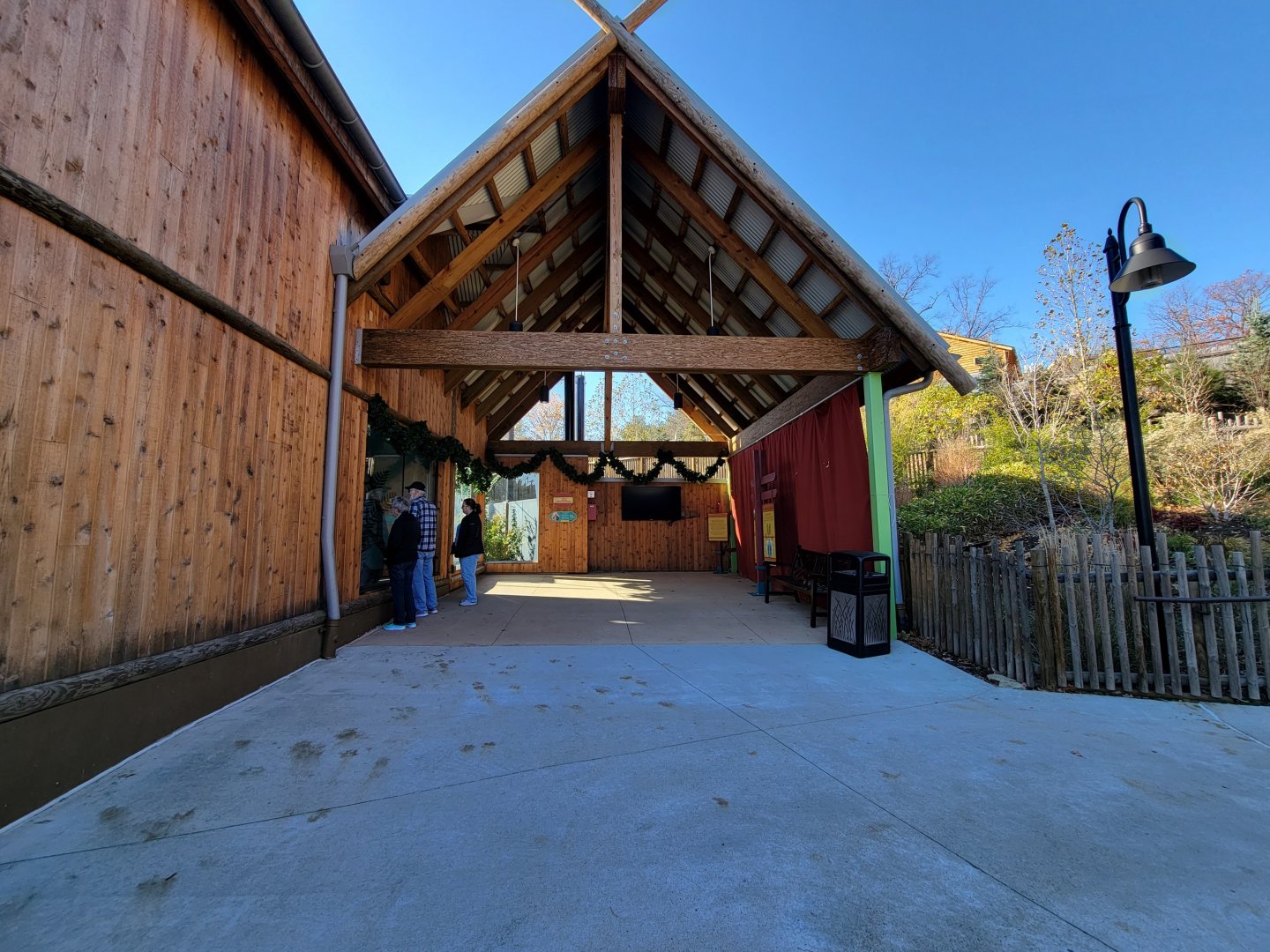 Akron Zoo - White-cheeked gibbon exhibit