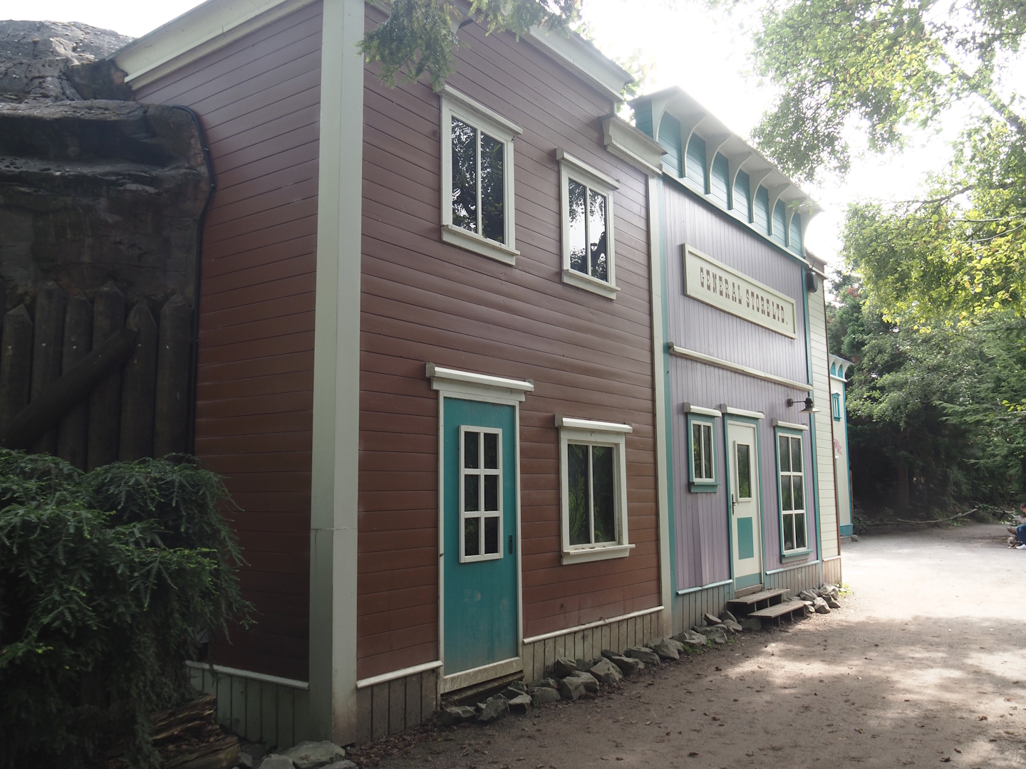 Alaska village themed buildings around Alaska Ice Adventure simulator, 2024-08-05