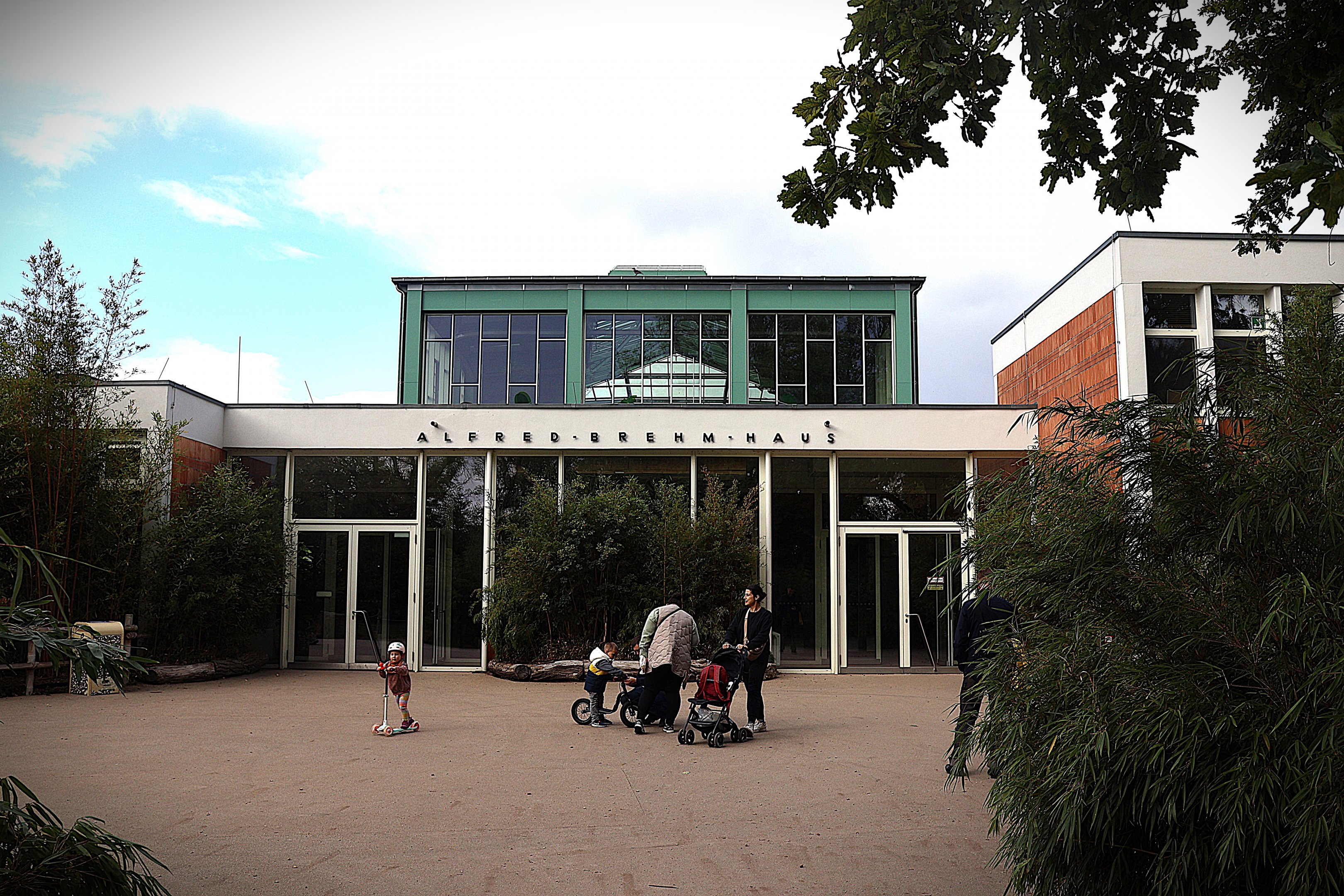 Alfred Brehm Haus - Main entrance