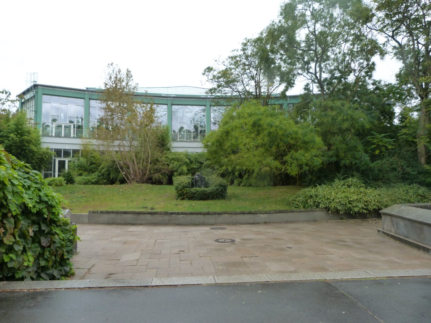 "Alfred-Brehm-Haus" view -Tierpark Berlin (2024)