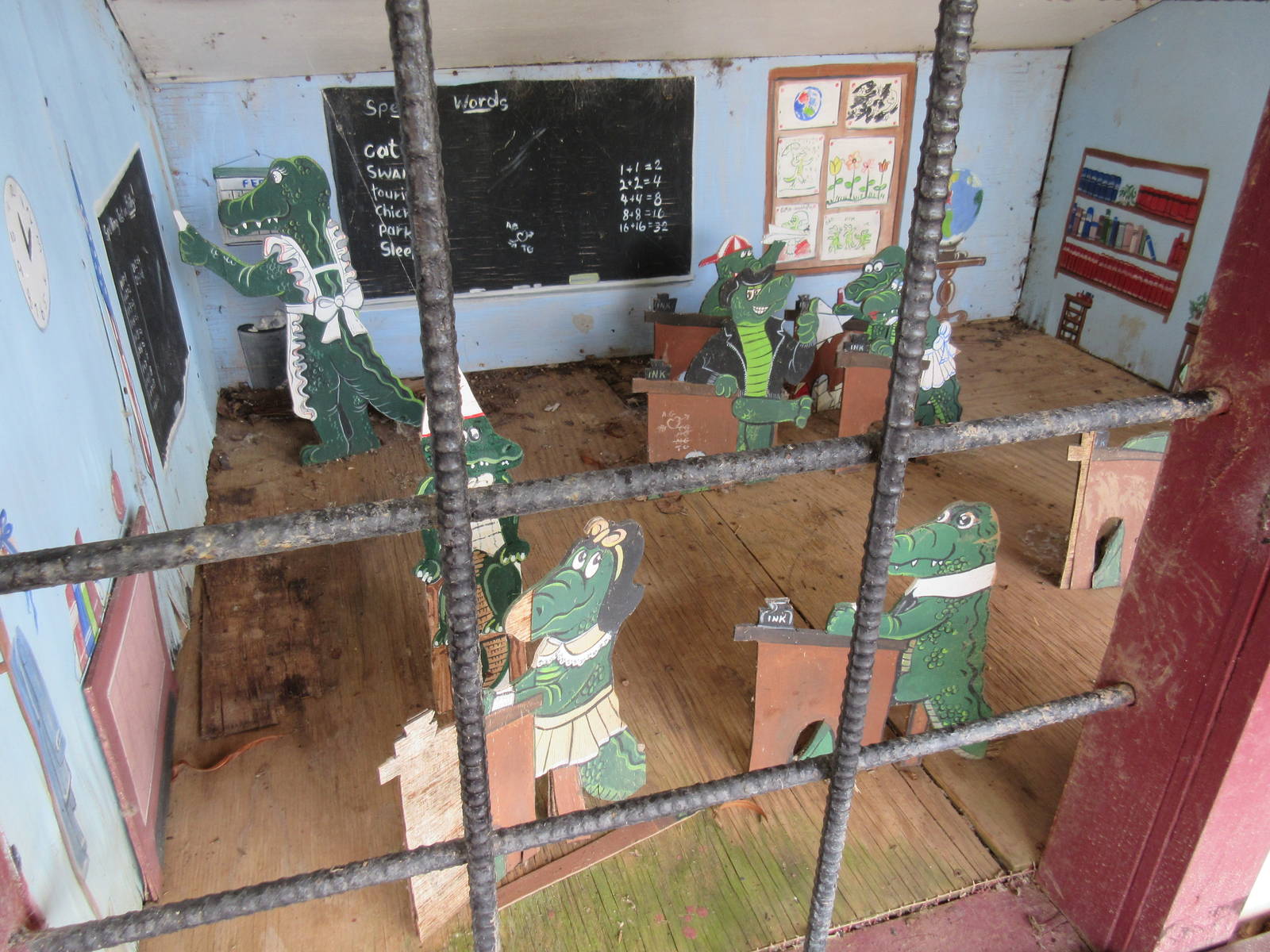Alligator Wooden Classroom