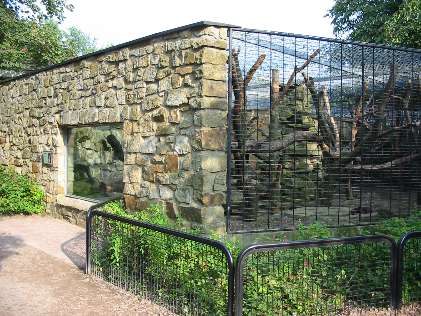 Allwetterzoo Munster 2004 - Monkey enclosure