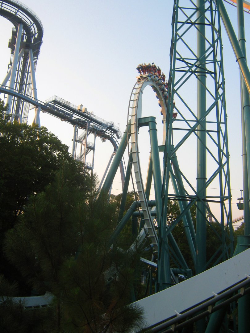 Alpengeist's Vertical Loop Sunset