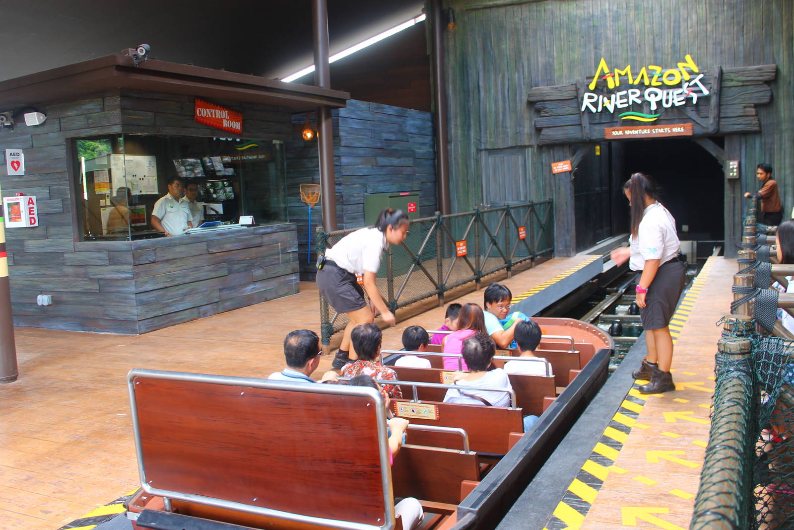 Amazon River Quest - Boat Ride Station