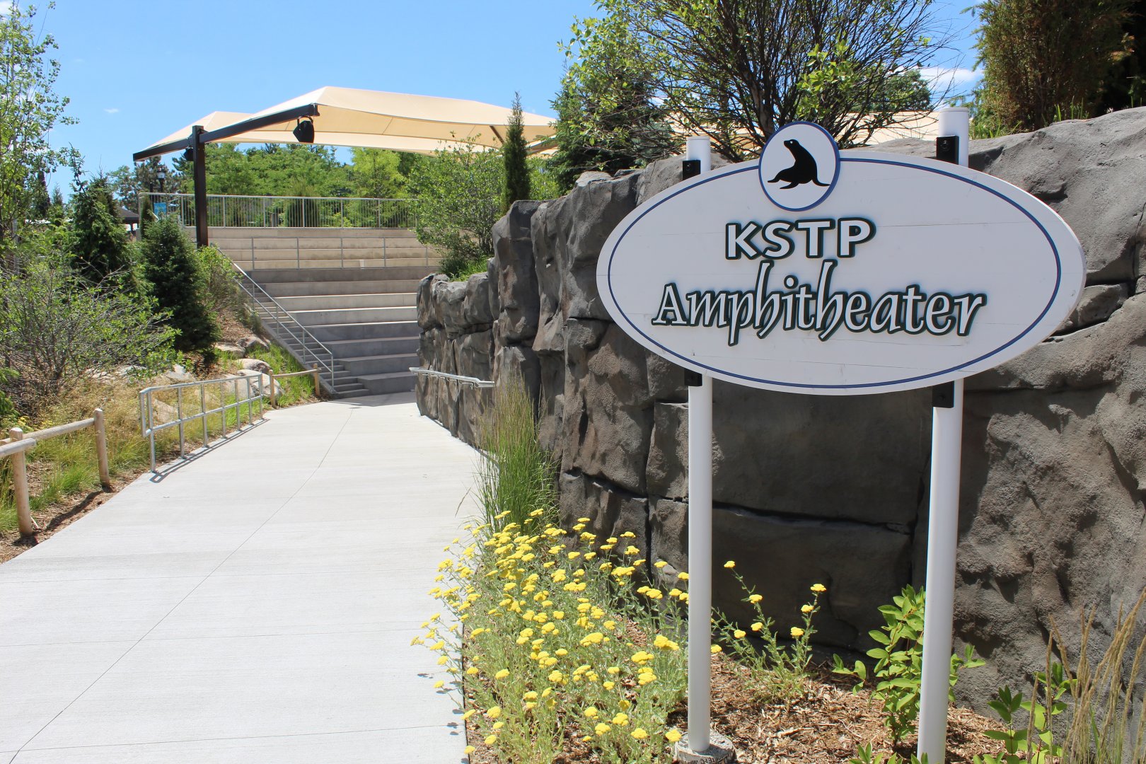 Amphitheater Entrance - Como Harbor