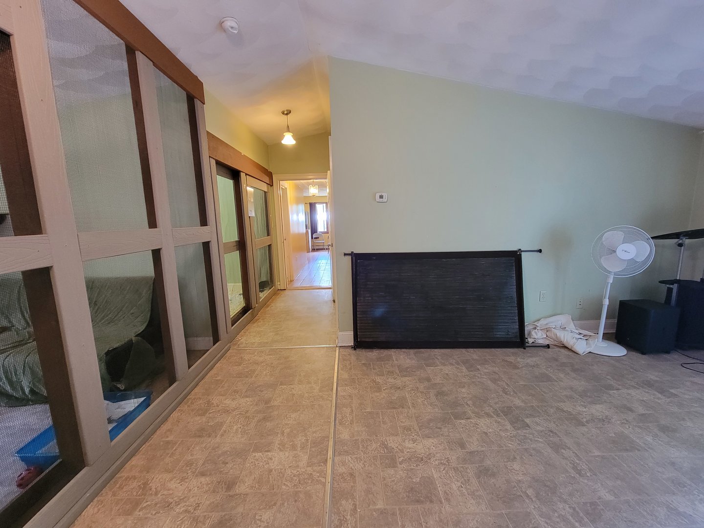 Animal Adventures MA 7/22 - Indoor carnivore room