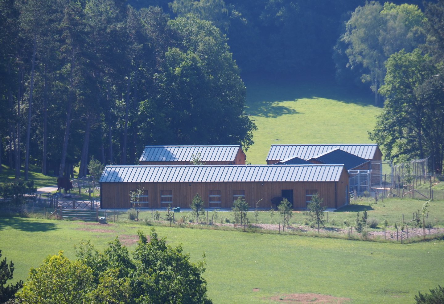 Animal holding and separation buildings, 2020-07-12