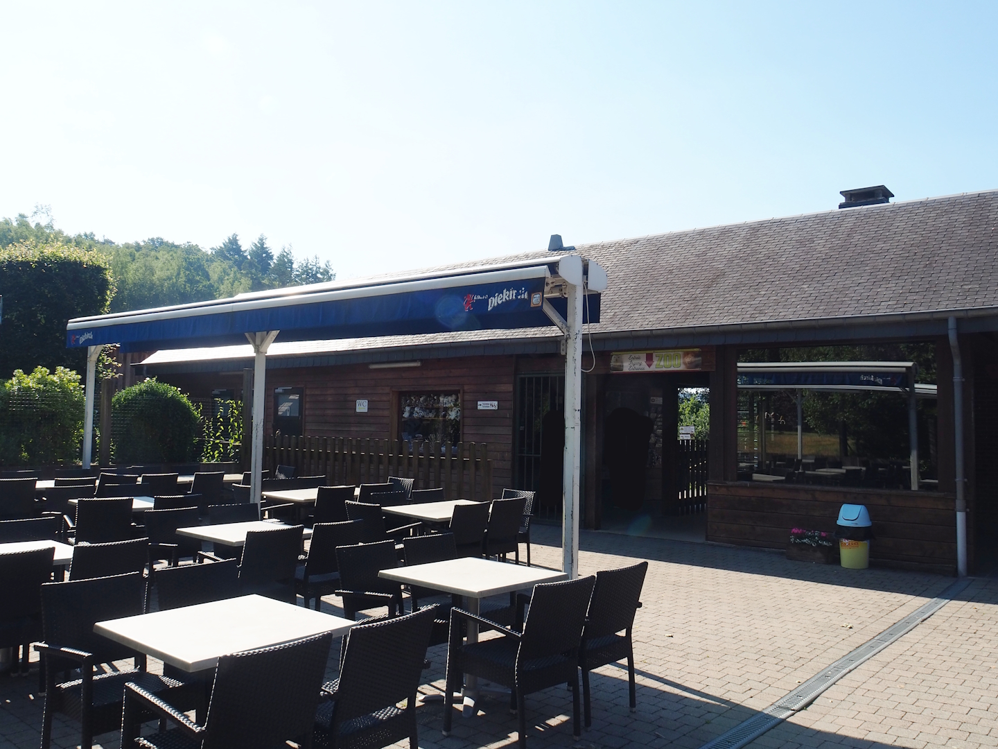 Animal park entrance and gift shop, 2023-06-24