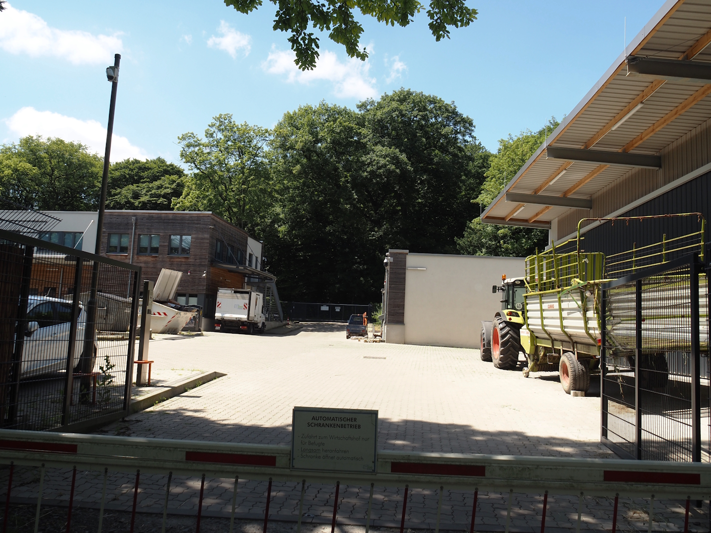 Animal service area, 2024-06-08