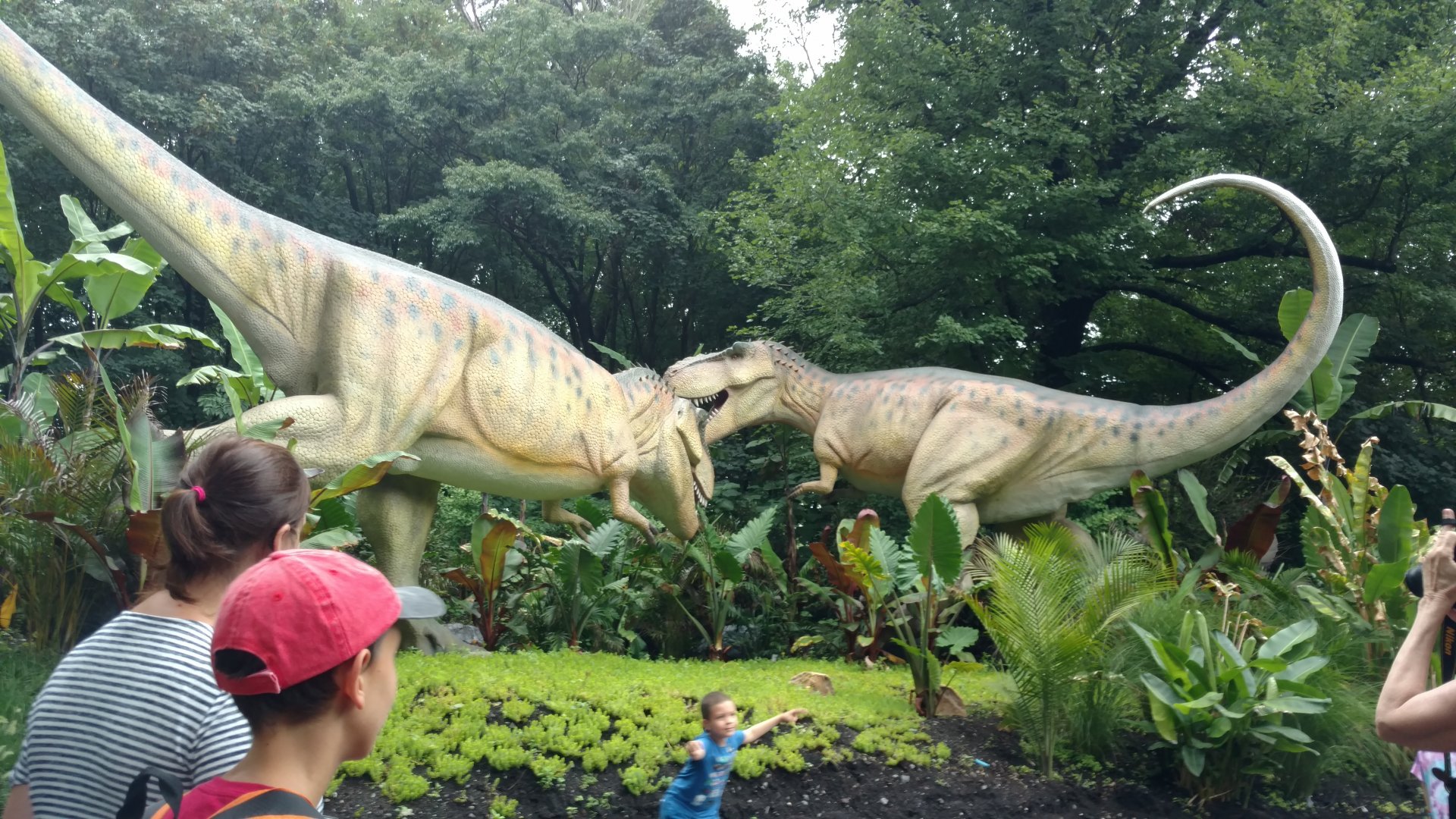 Animatronic Dinosaur, Bronx Zoo, July 2019