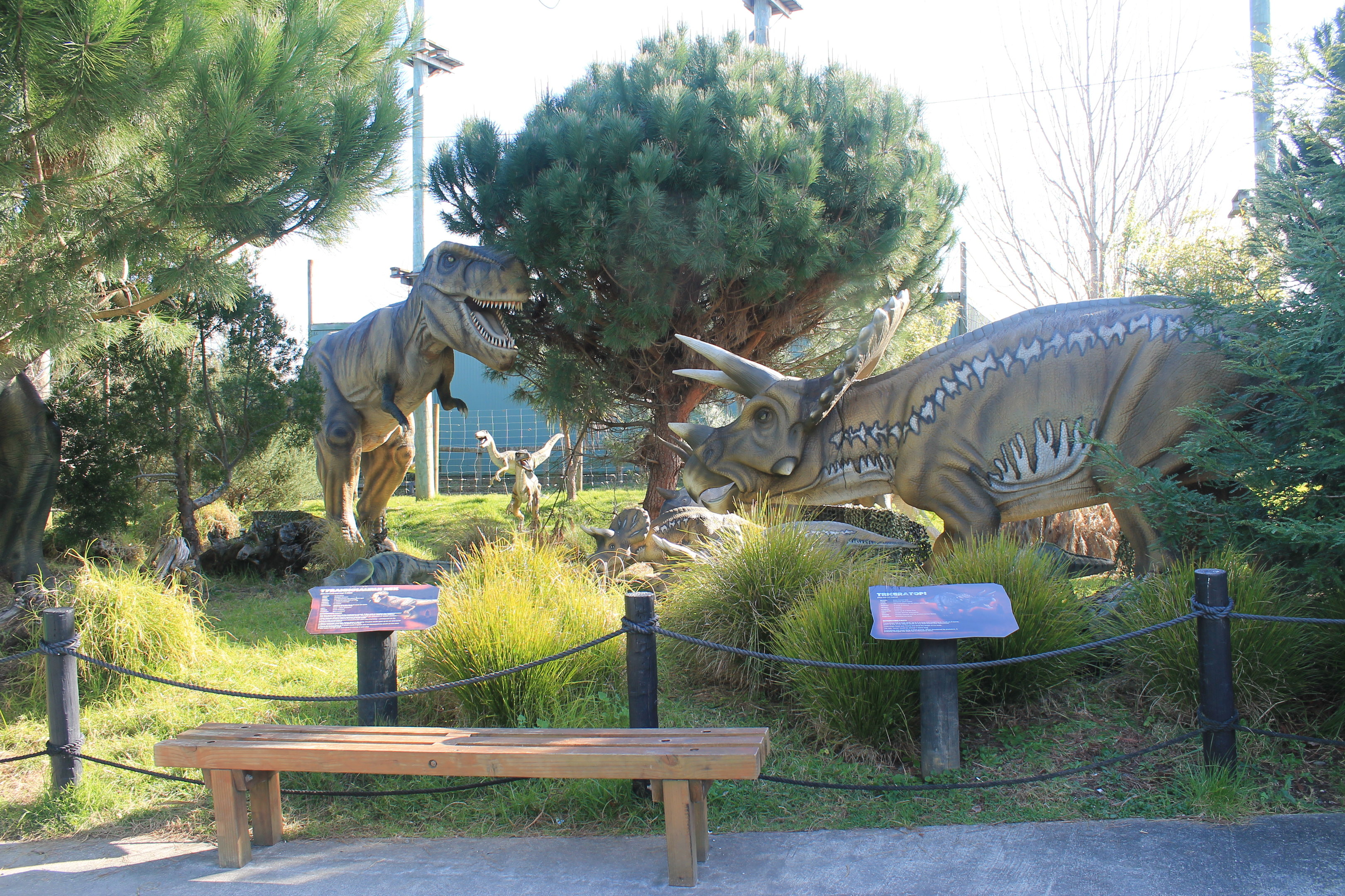 animatronic dinosaurs