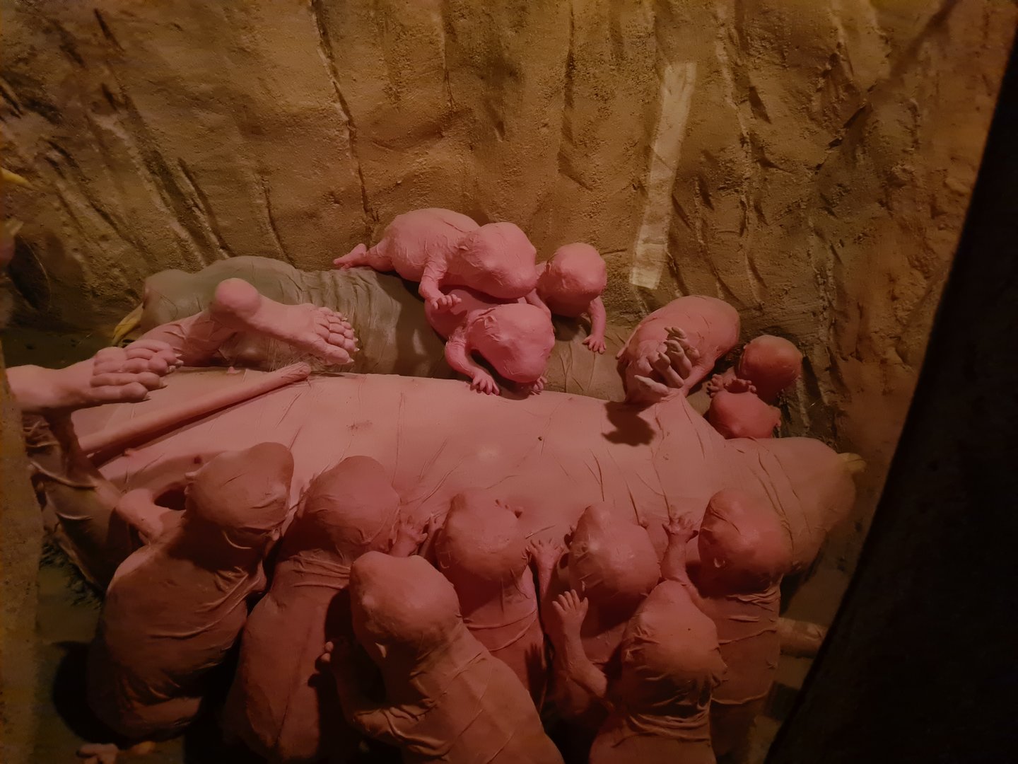 Animazia - Mildly terrifying giant Naked mole-rat statue