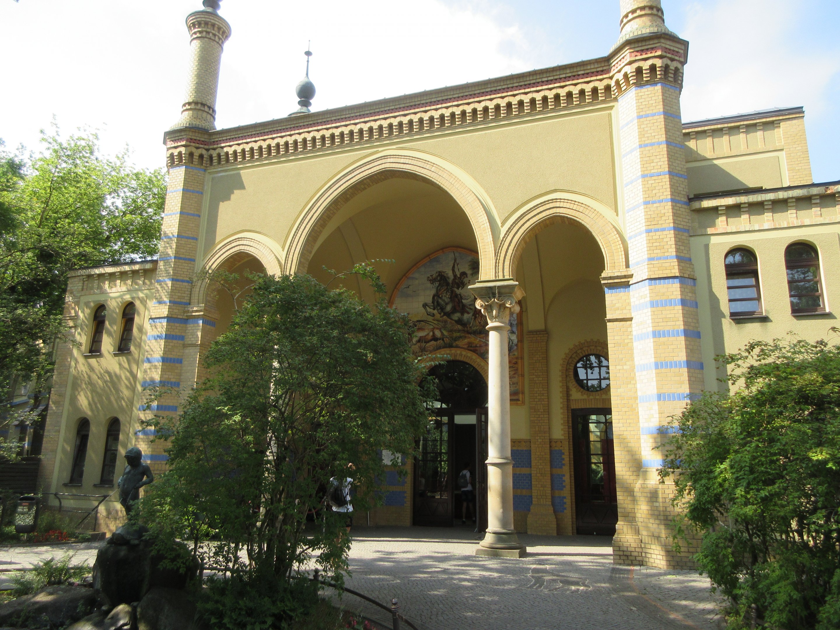 Antelope/Giraffe House