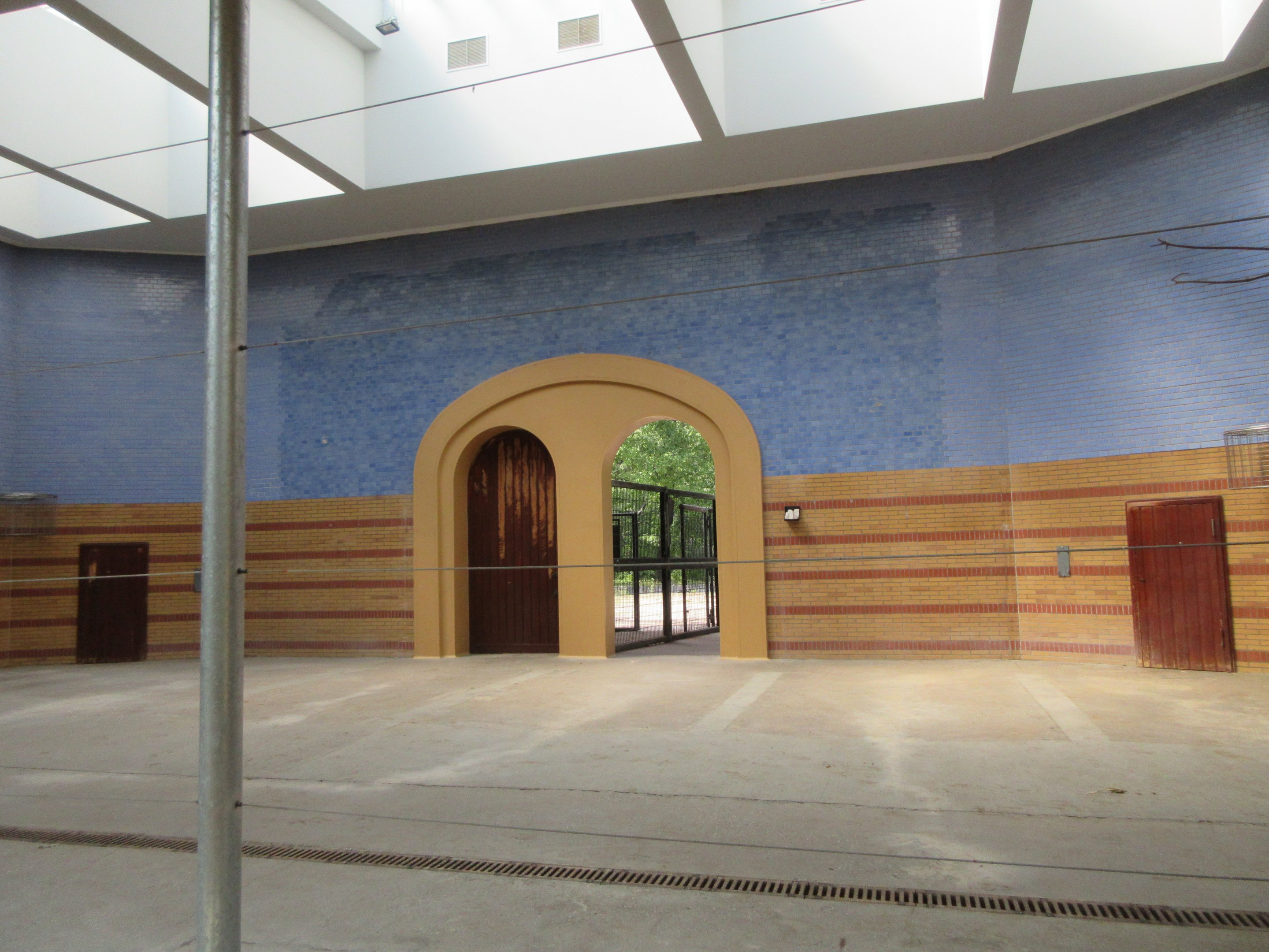 Antelope/Giraffe House