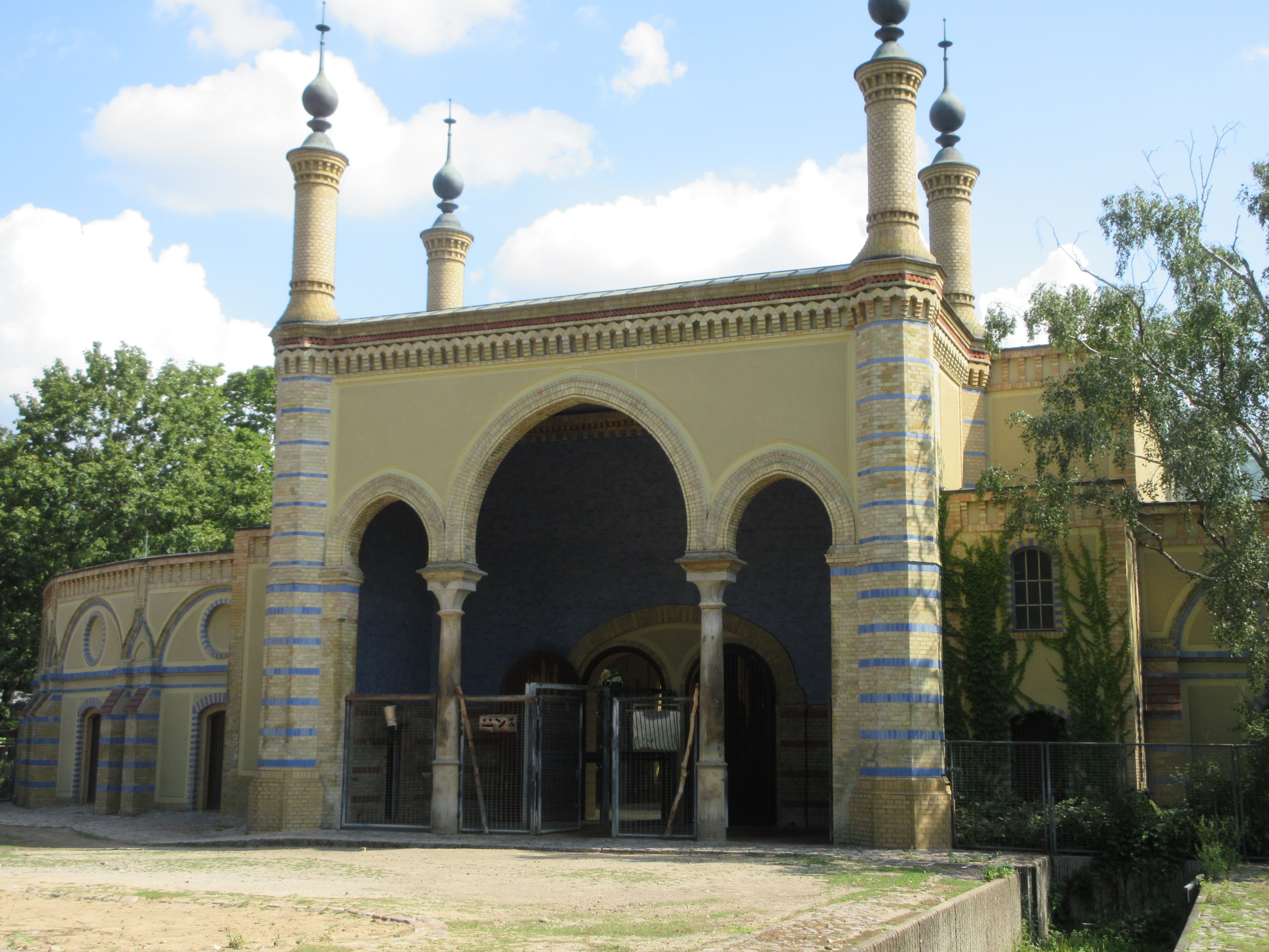 Antelope/Giraffe House