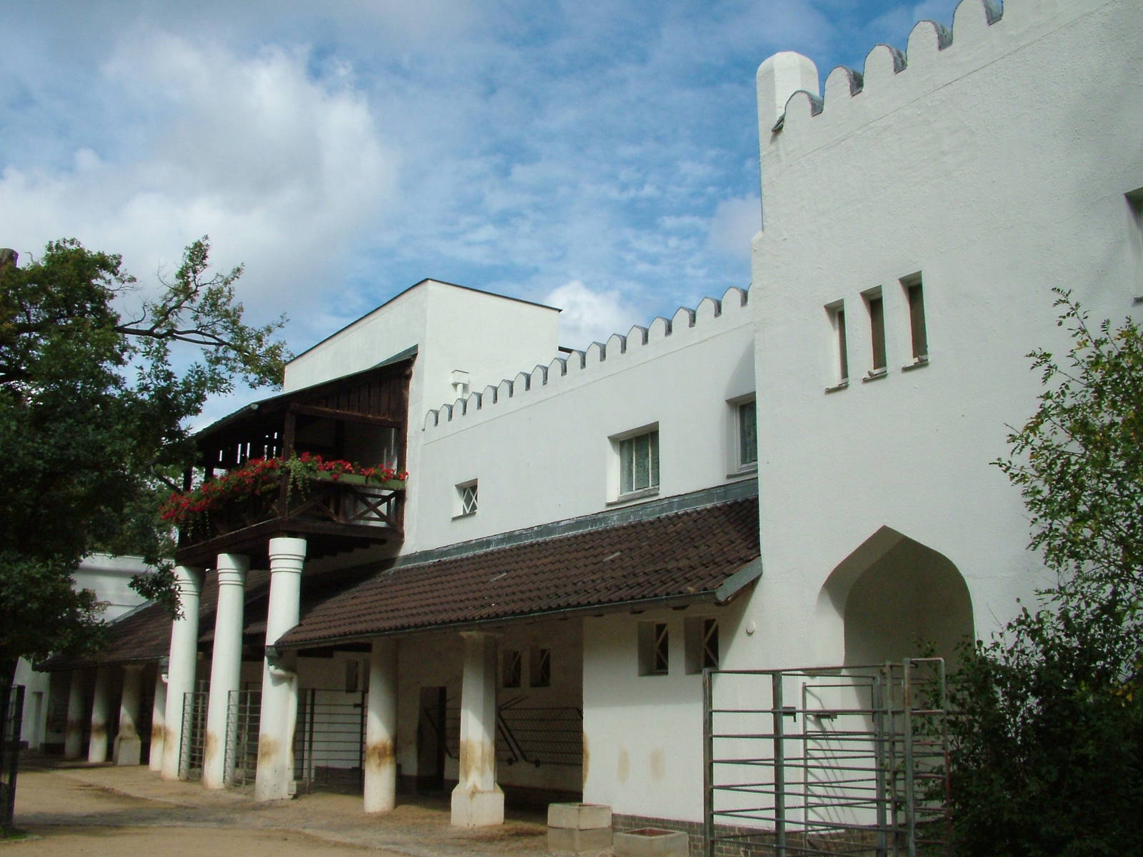 Antelope/Zebra House at Berlin Zoo, 31/08/11
