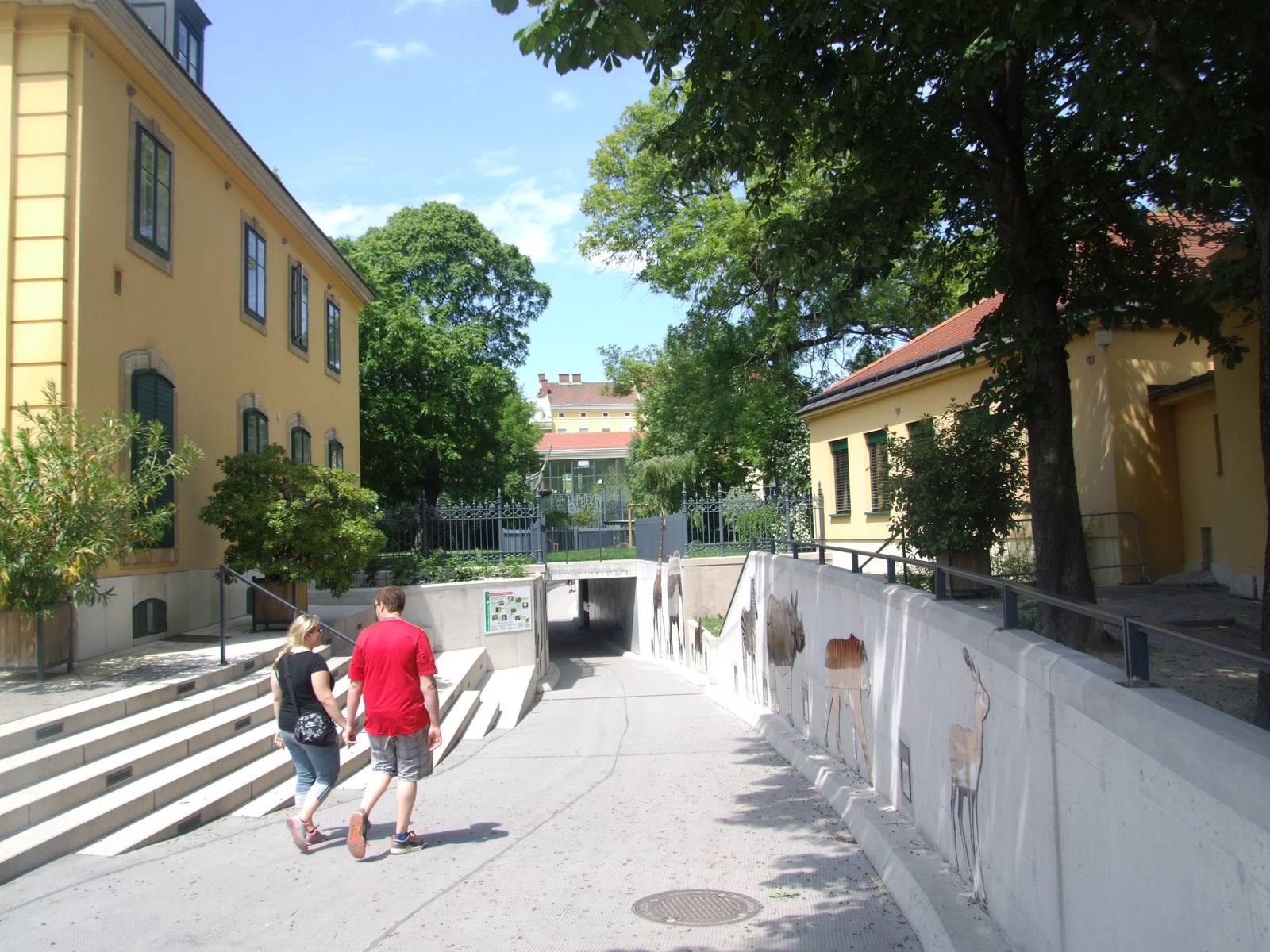 Approach to the ORANG.erie at Vienna, 14/06/13