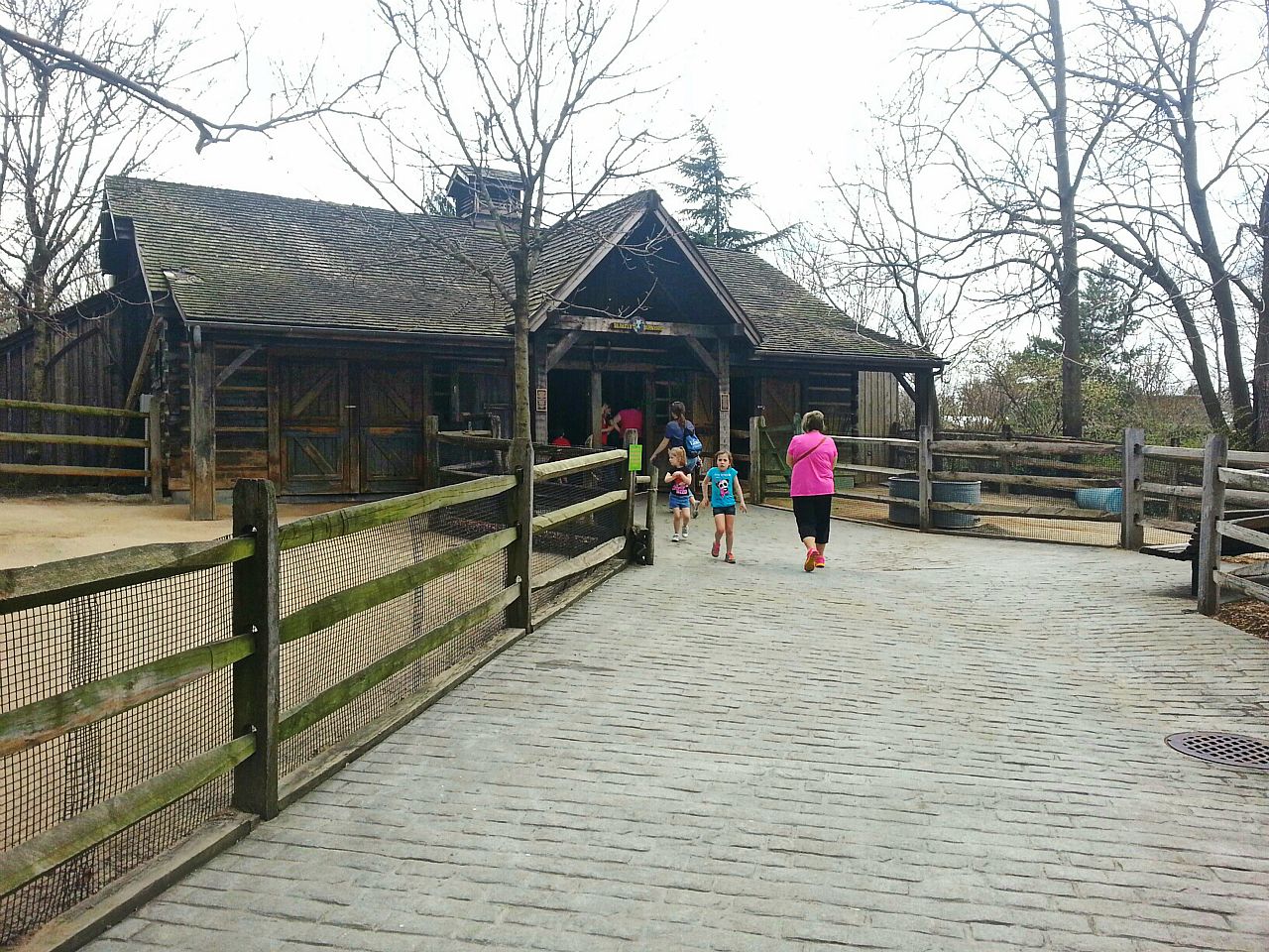 Apr. 2013 - Childrens Zoo - Blakelys Barn