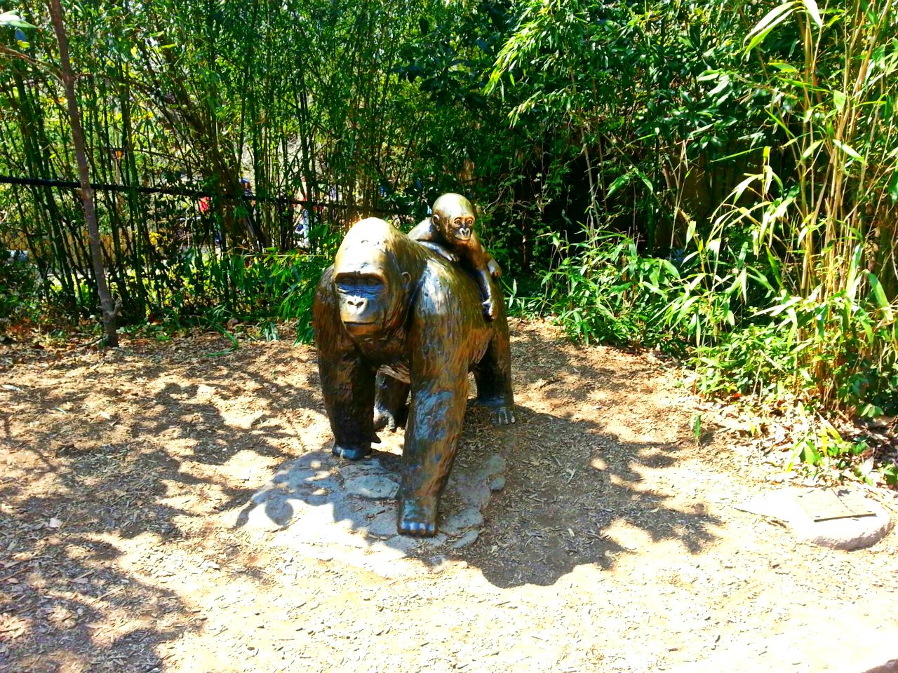 Apr. 2013 - Gorilla World - Gorilla Statues