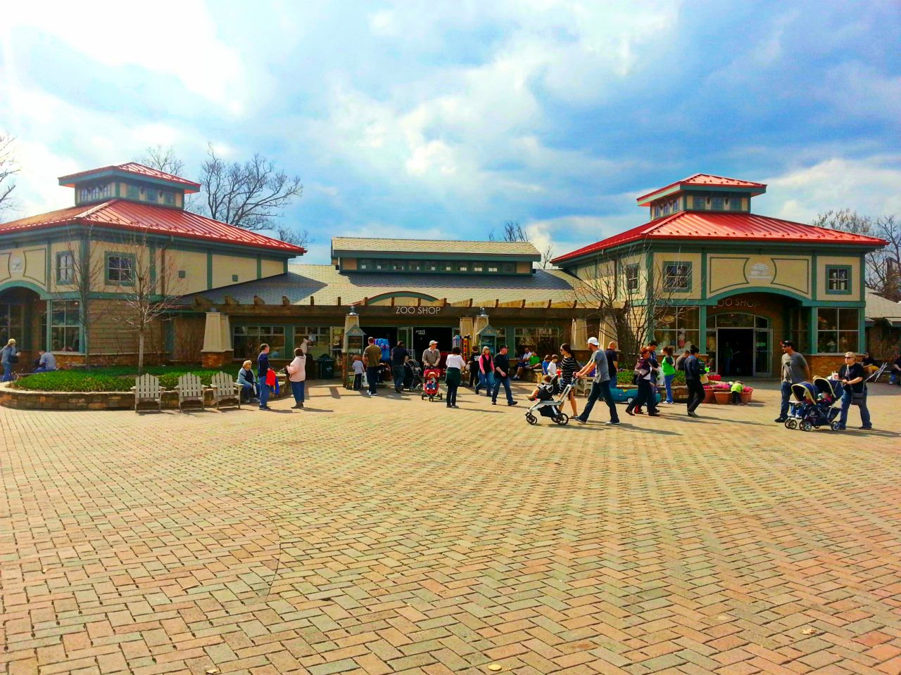 Apr. 2013 - Historic Vine Street Village - Zoo Shop