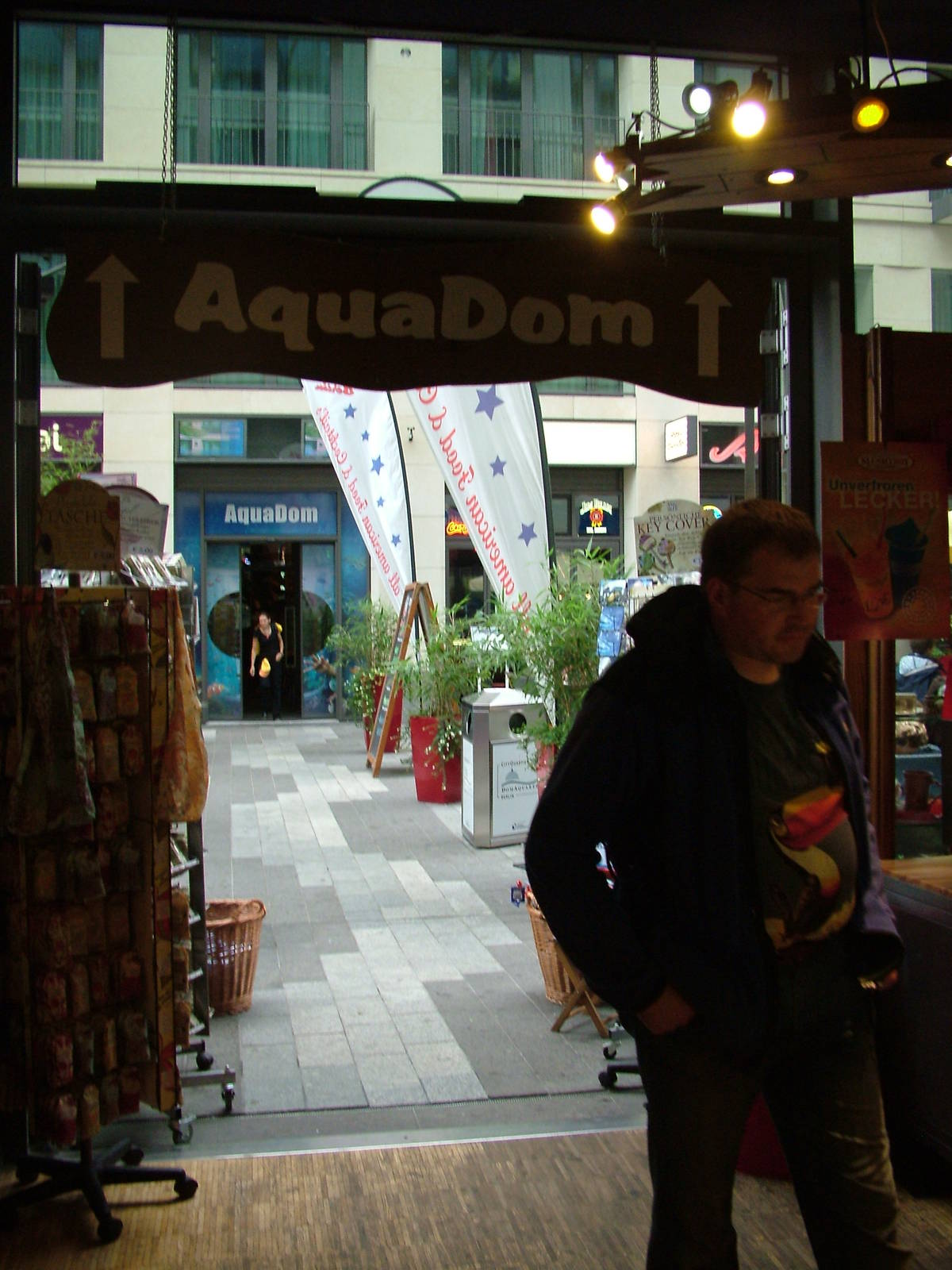 Aqua-Dom Access at SeaLife Berlin, 05/09/11