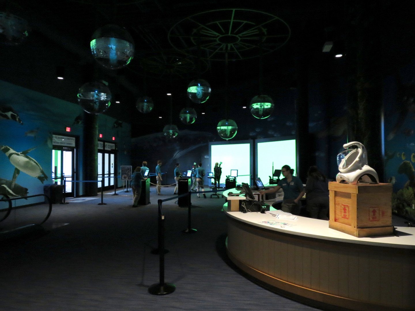 Aqua Lobby - Concierge Desk