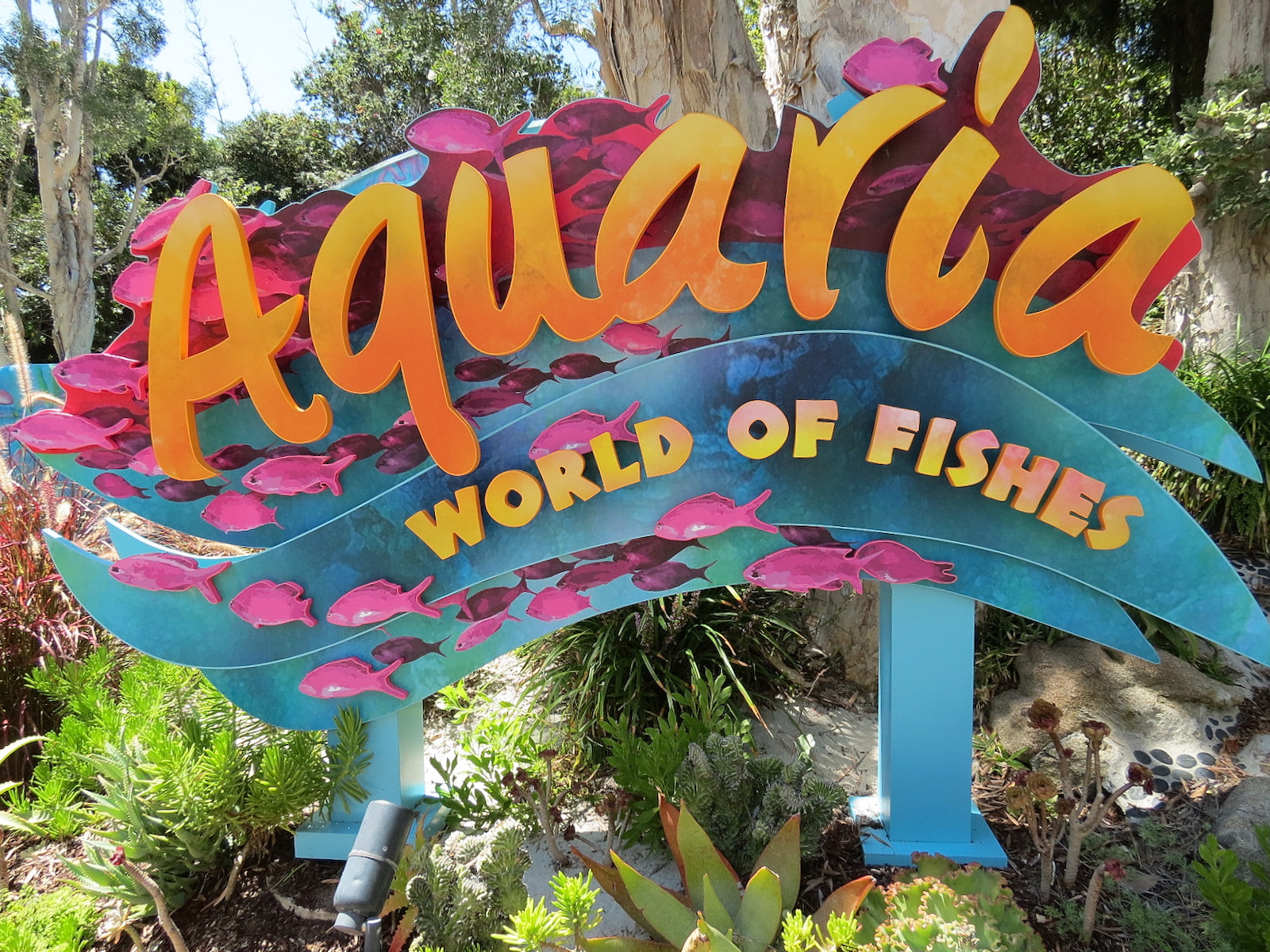 Aquaria: World of Fishes - Sign
