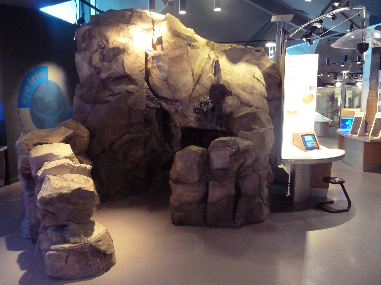 Aquarium Cave