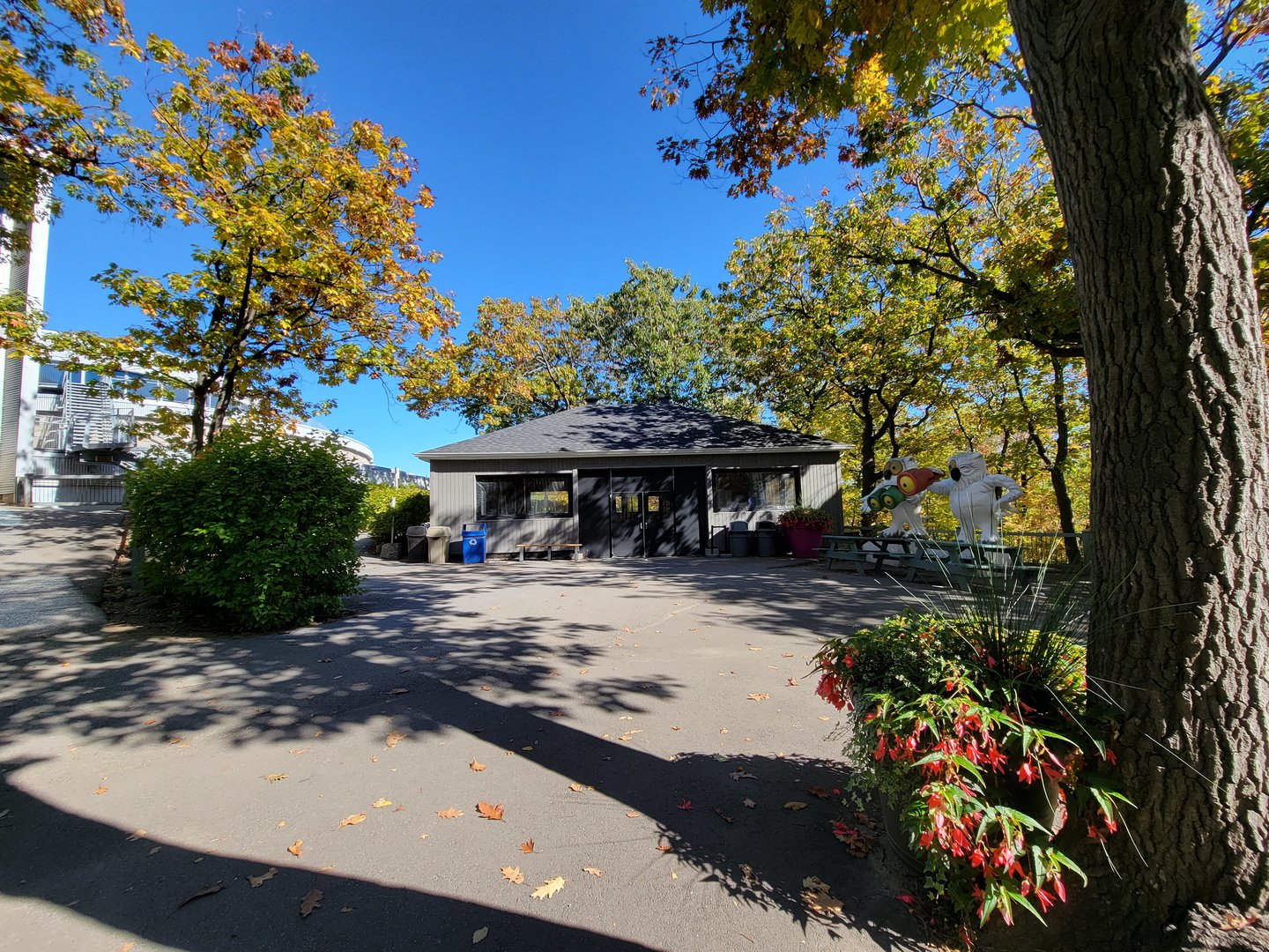 Aquarium du Quebec - Class building