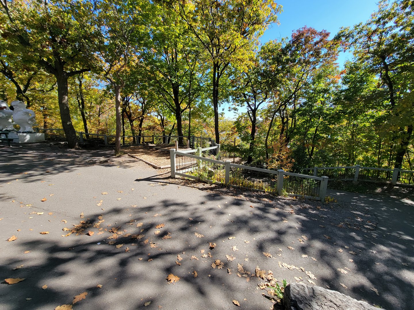 Aquarium du Quebec - Path