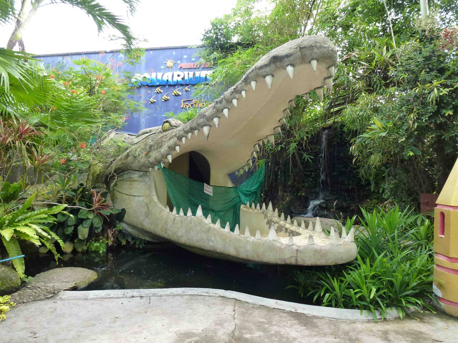 Aquarium entrance, June 2013.