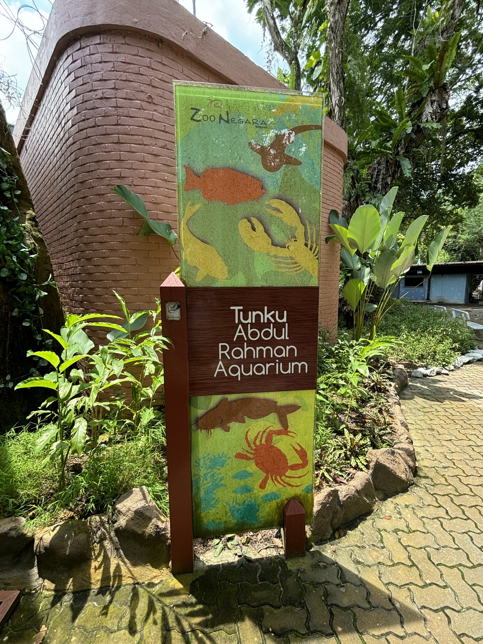 Aquarium Entrance Sign